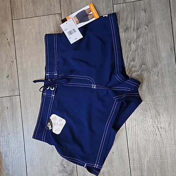 ZeroXposur Other - Ladies board shorts NWT
